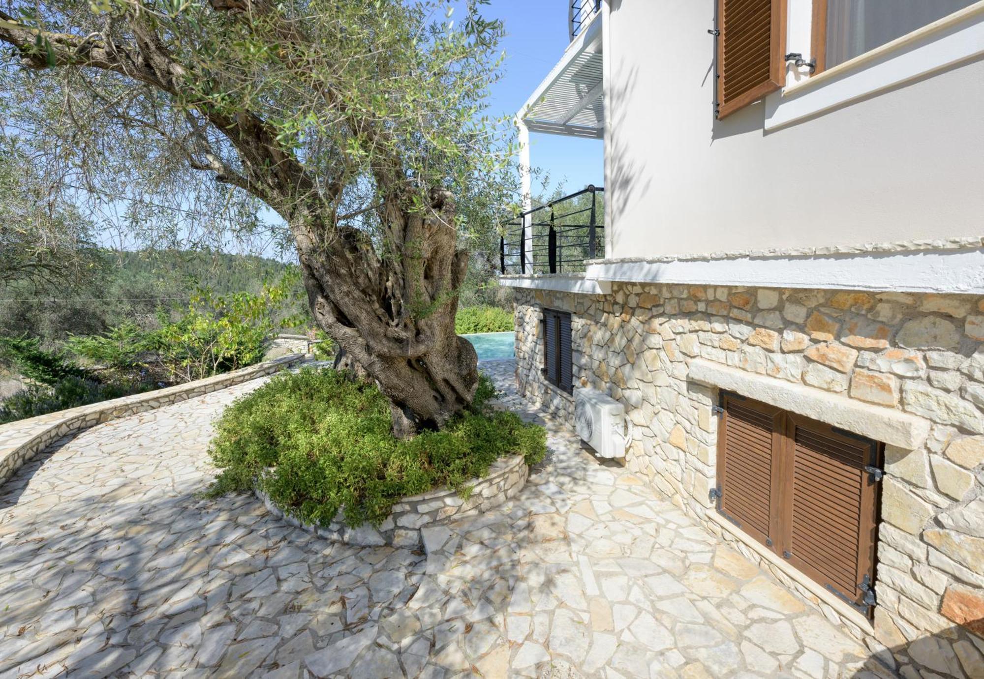 Villa Bougarini Haven Family Villa Rock Pool Oasis Ieromonachos Екстериор снимка