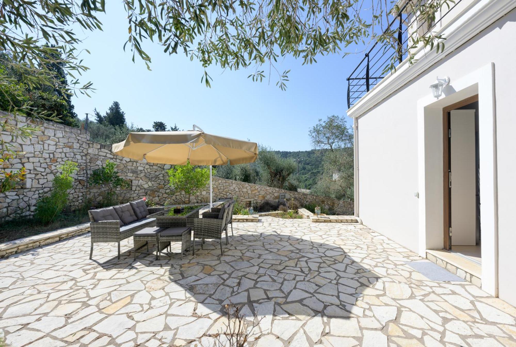 Villa Bougarini Haven Family Villa Rock Pool Oasis Ieromonachos Екстериор снимка