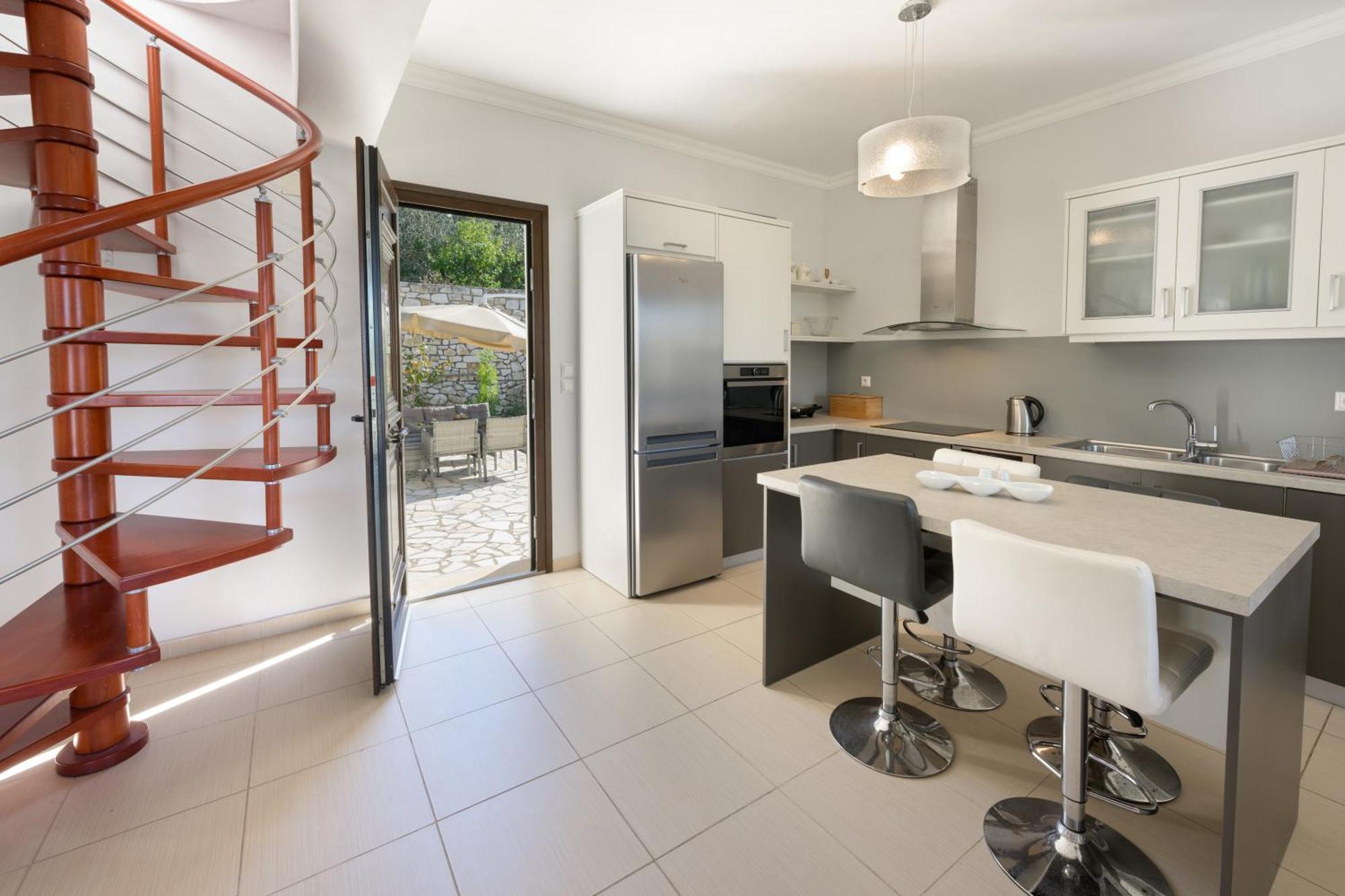 Villa Bougarini Haven Family Villa Rock Pool Oasis Ieromonachos Екстериор снимка