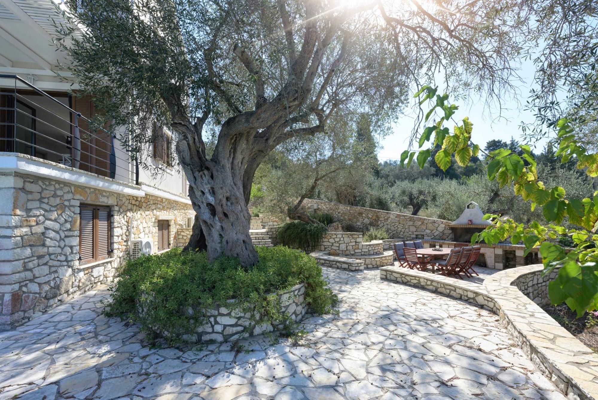 Villa Bougarini Haven Family Villa Rock Pool Oasis Ieromonachos Екстериор снимка