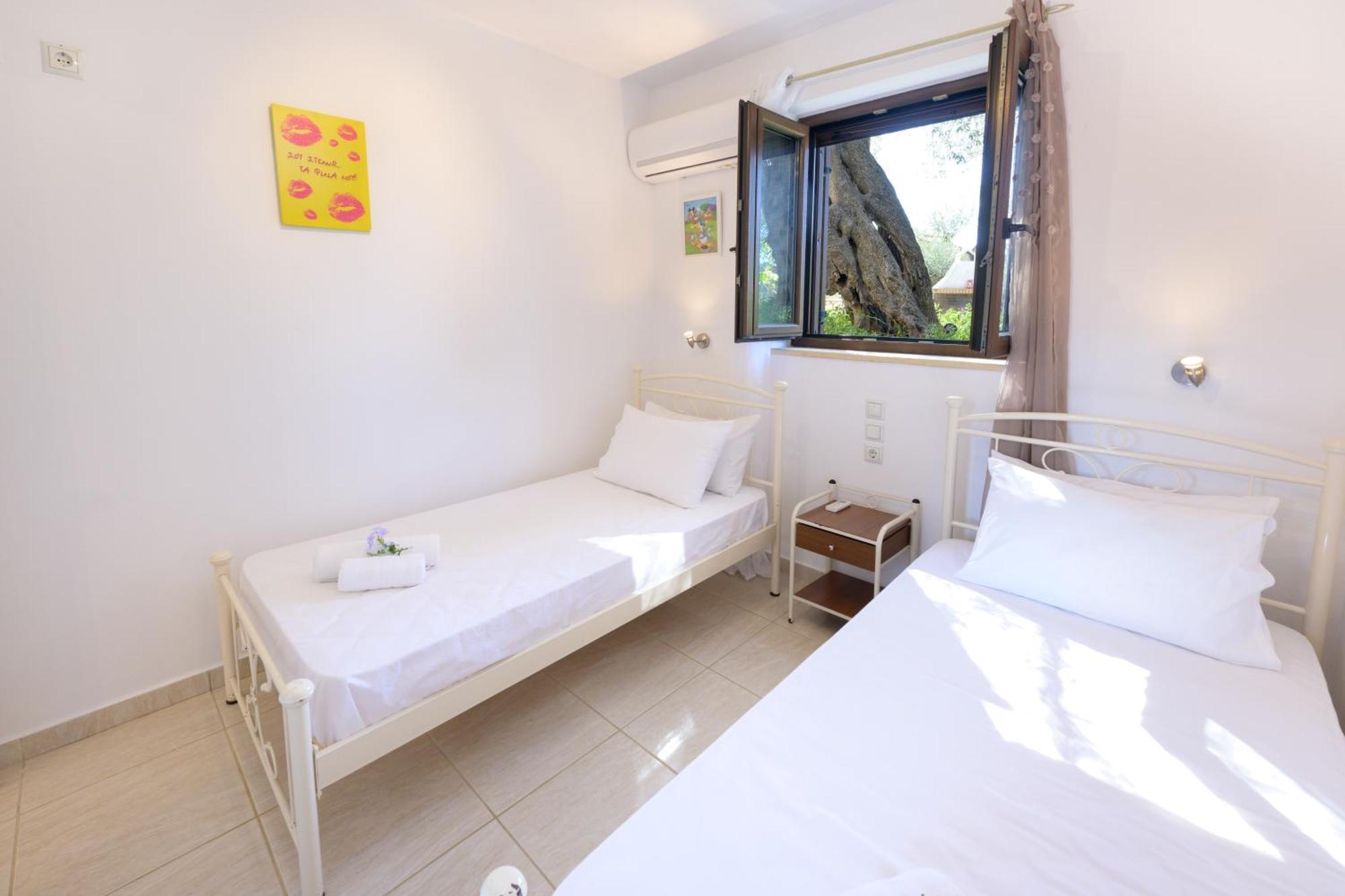 Villa Bougarini Haven Family Villa Rock Pool Oasis Ieromonachos Екстериор снимка
