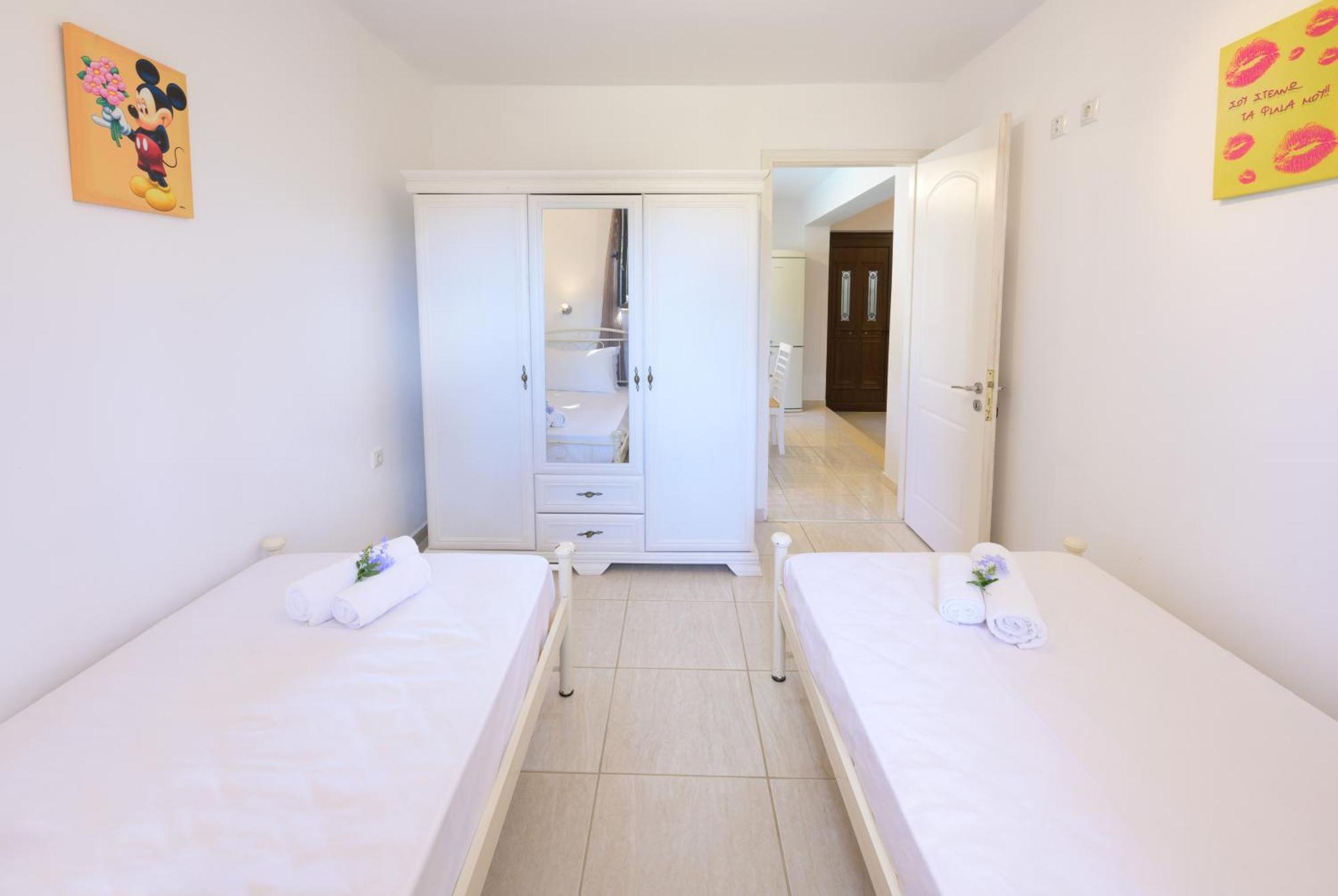 Villa Bougarini Haven Family Villa Rock Pool Oasis Ieromonachos Екстериор снимка