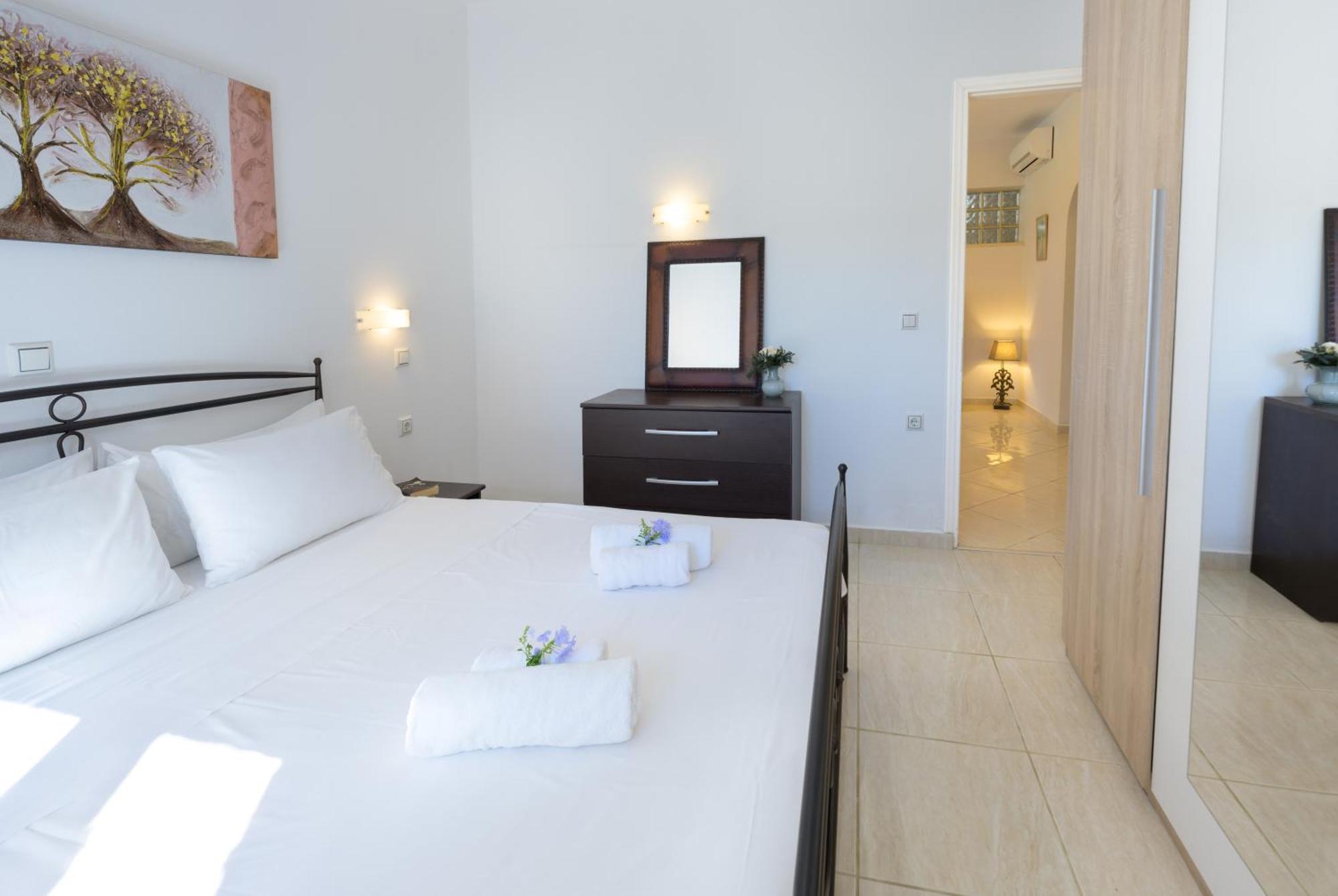 Villa Bougarini Haven Family Villa Rock Pool Oasis Ieromonachos Екстериор снимка