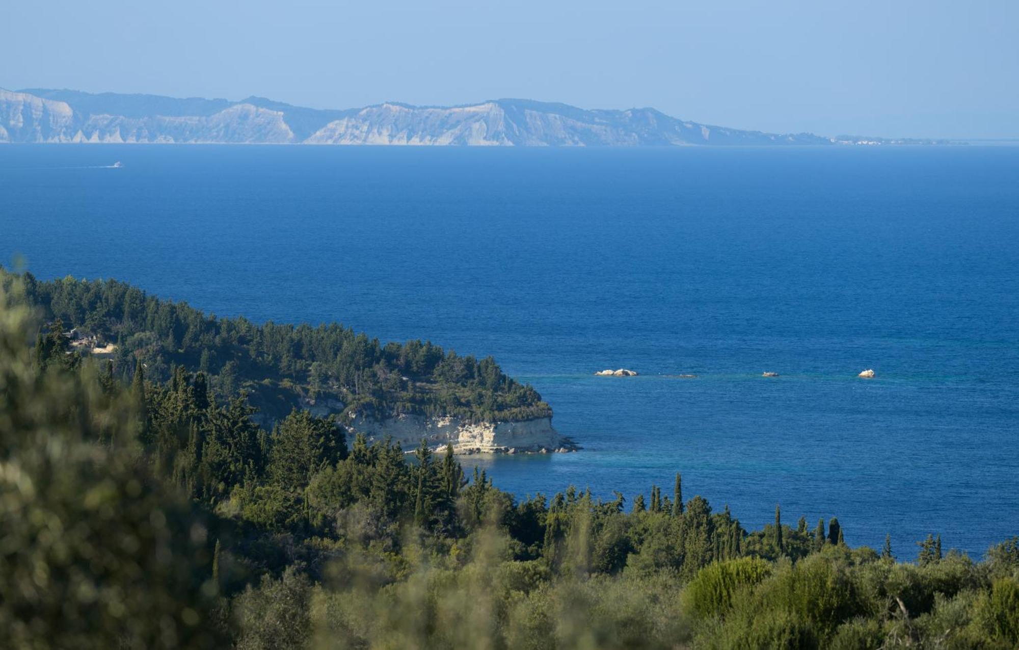 Villa Bougarini Haven Family Villa Rock Pool Oasis Ieromonachos Екстериор снимка