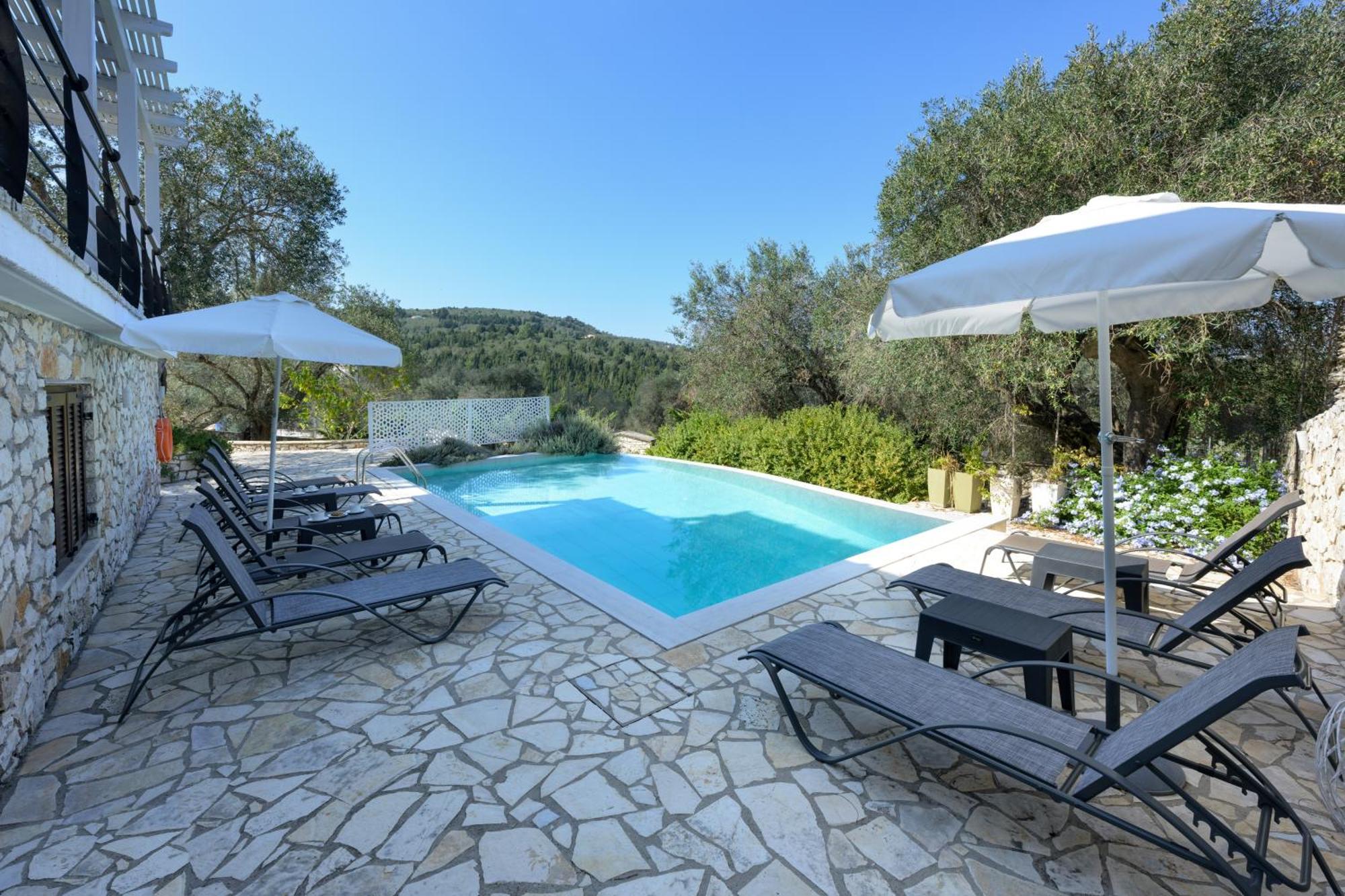 Villa Bougarini Haven Family Villa Rock Pool Oasis Ieromonachos Екстериор снимка