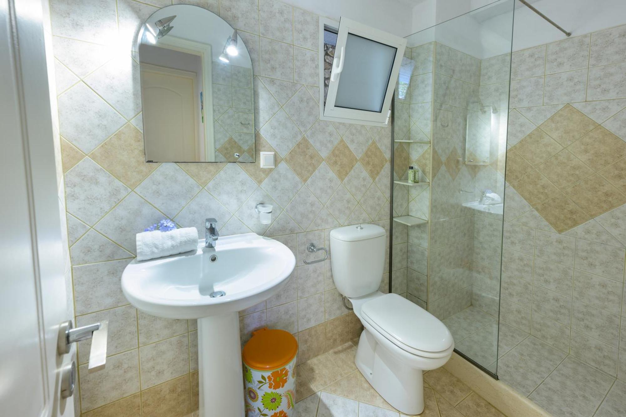 Villa Bougarini Haven Family Villa Rock Pool Oasis Ieromonachos Екстериор снимка