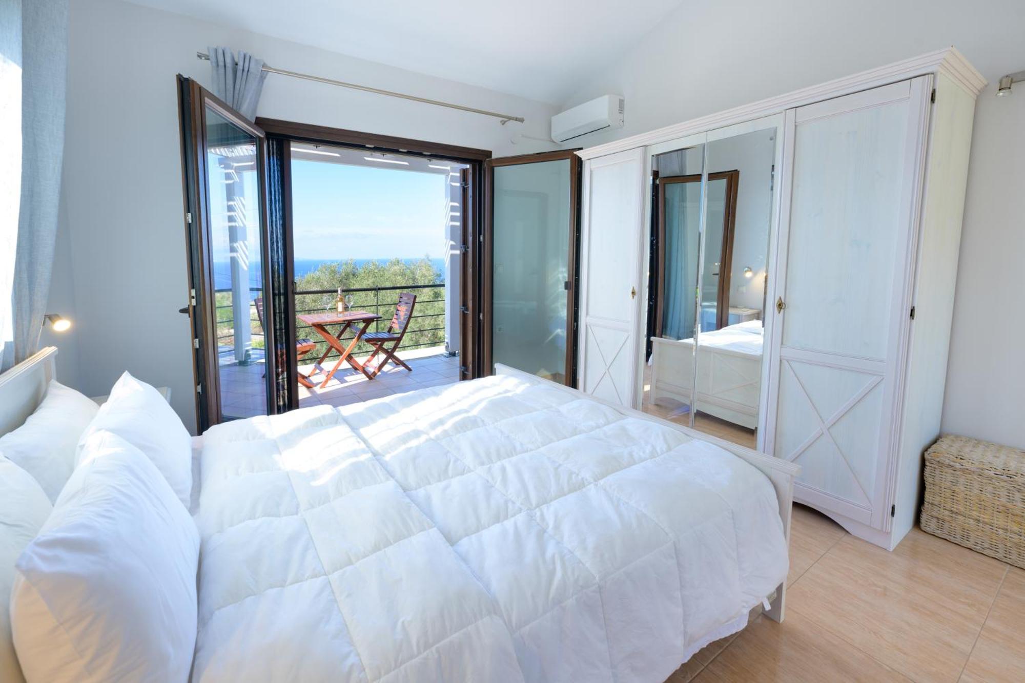 Villa Bougarini Haven Family Villa Rock Pool Oasis Ieromonachos Екстериор снимка