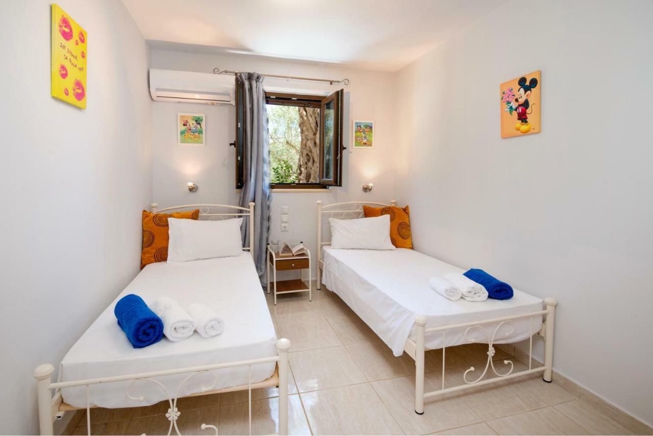 Villa Bougarini Haven Family Villa Rock Pool Oasis Ieromonachos Екстериор снимка