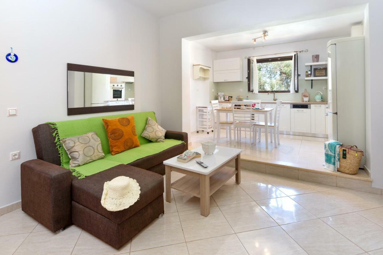 Villa Bougarini Haven Family Villa Rock Pool Oasis Ieromonachos Екстериор снимка